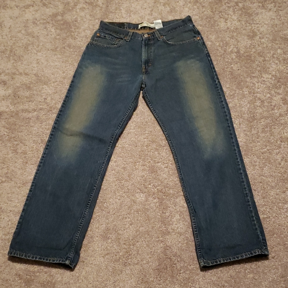 Relaxed Levis - Picture 6 of 8